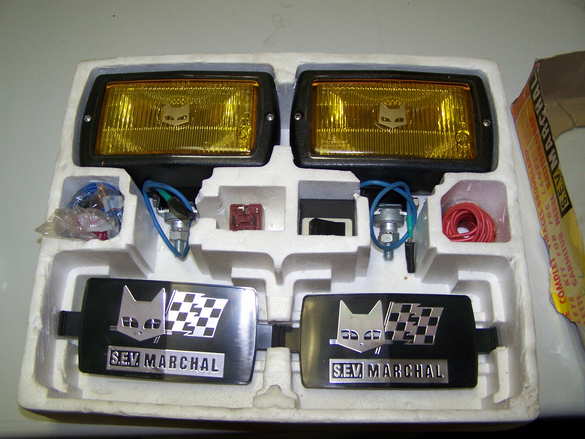 [Image: AEU86 AE86 - Which square foglights fit a hachi?]