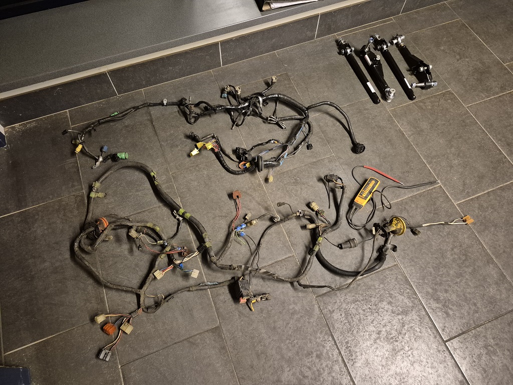 [Image: AEU86 AE86 - Pinout of some connectors n...moving JB2]