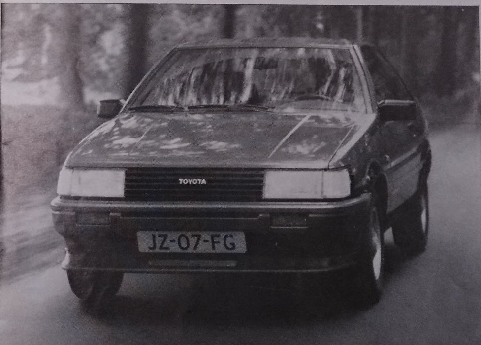 [Image: AEU86 AE86 - Gtsi-R red'n black coupé]